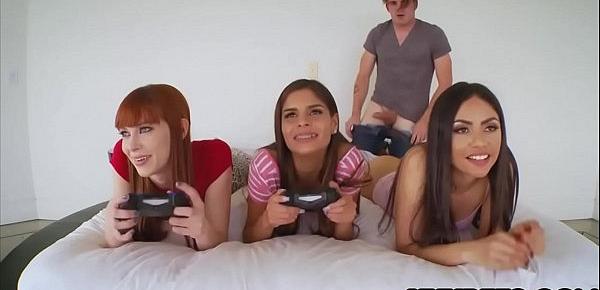  Stepbro got to fuck his gamer stepsister and her friends